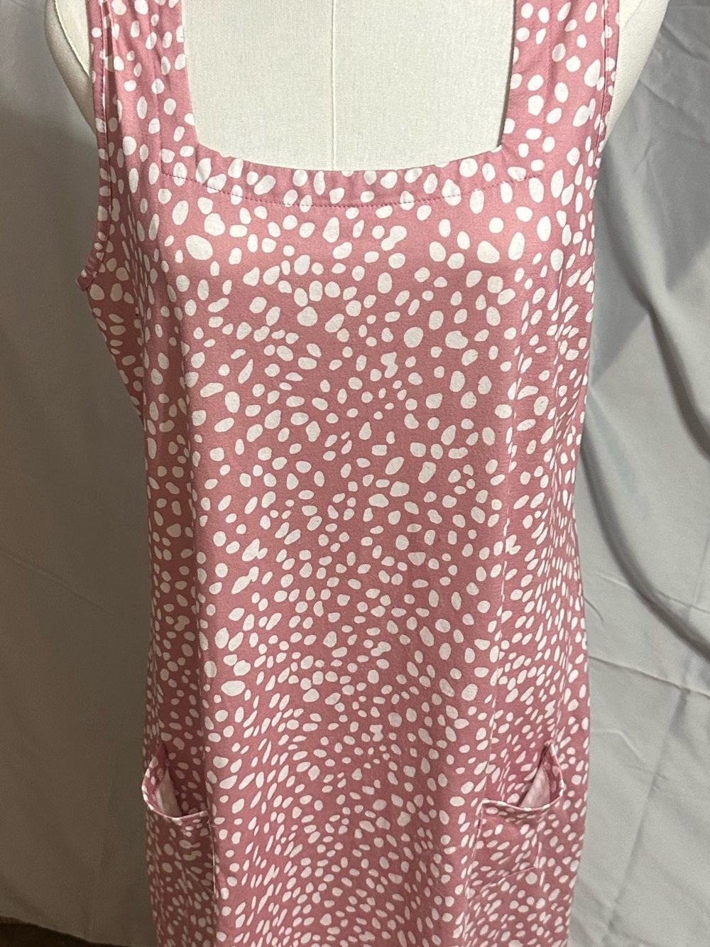 Pink Sleeveless Midi Dress with White Spot Print and Front Pockets